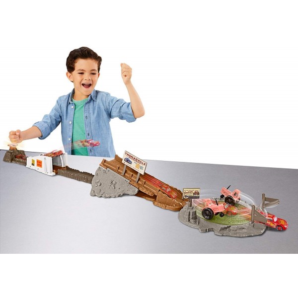 Pista Mattel Disney Cars Smokey Tractor Challenge