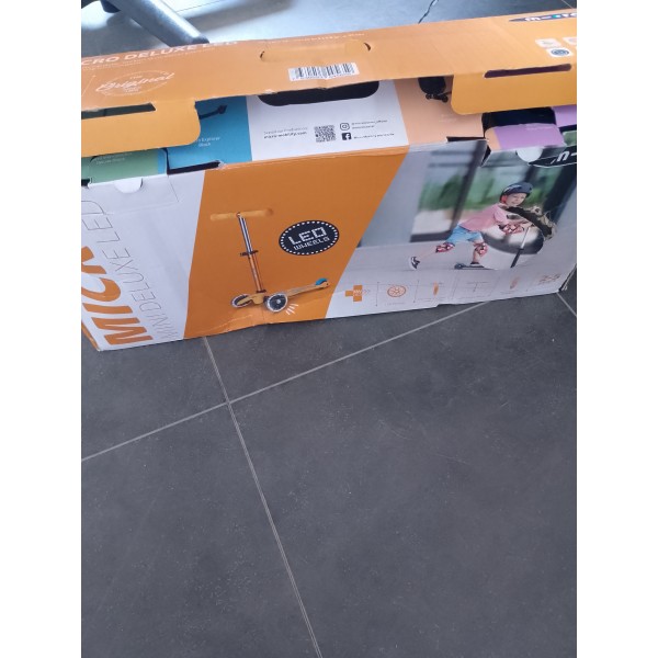 Monopattino Micro Mini Deluxe Led Albicocca OUTLET
