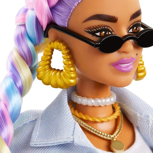Bambola Barbie Extra N.5 con 15 Accessori