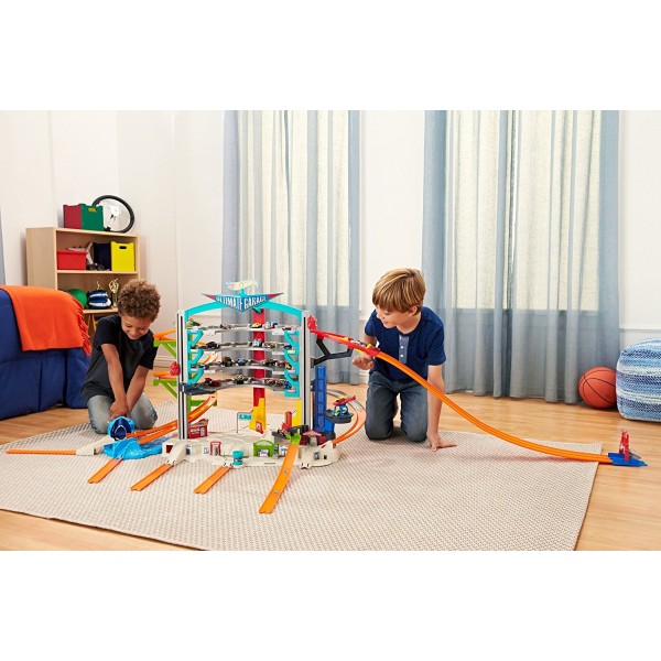 Mega Garage Hot Wheels con 6 Veicoli