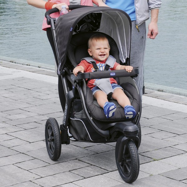 Trio Chicco Activ3 Jet Black + Kit Auto