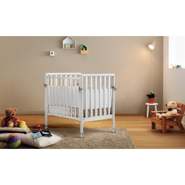 Lettino Evolutivo Co-Sleeping Pali Flippy Bianco (Trasformabile da Culla a Lettino a Divanetto a Poltroncina + 2 Materassi + 2 Completi Piumone)
