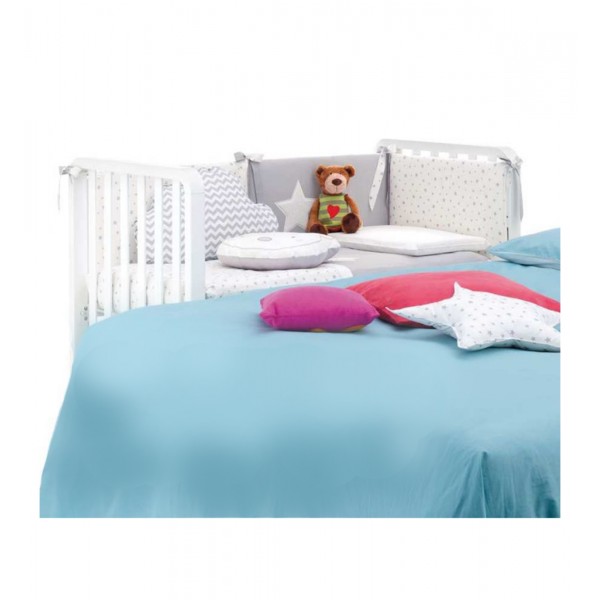 Il lettino trasformabile Glam di Azzurra Design accompagna i vostri bambini dalla nascita fino a 3 anni. Si può trasformare da culla con funzione co-sleeping a lettino completo.  Utilizzabile in 9 modi diversi:      Culla: con sponda laterale abbassabile,