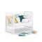 Il lettino trasformabile Glam di Azzurra Design accompagna i vostri bambini dalla nascita fino a 3 anni. Si può trasformare da culla con funzione co-sleeping a lettino completo.  Utilizzabile in 9 modi diversi:      Culla: con sponda laterale abbassabile,